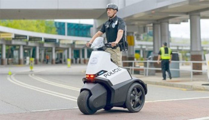 Cel mai ecologic vehicul de poliţie: Segway SE-3